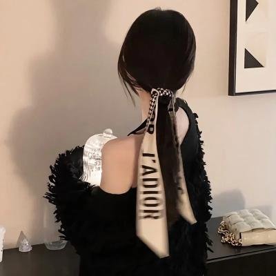 储物柜女孩